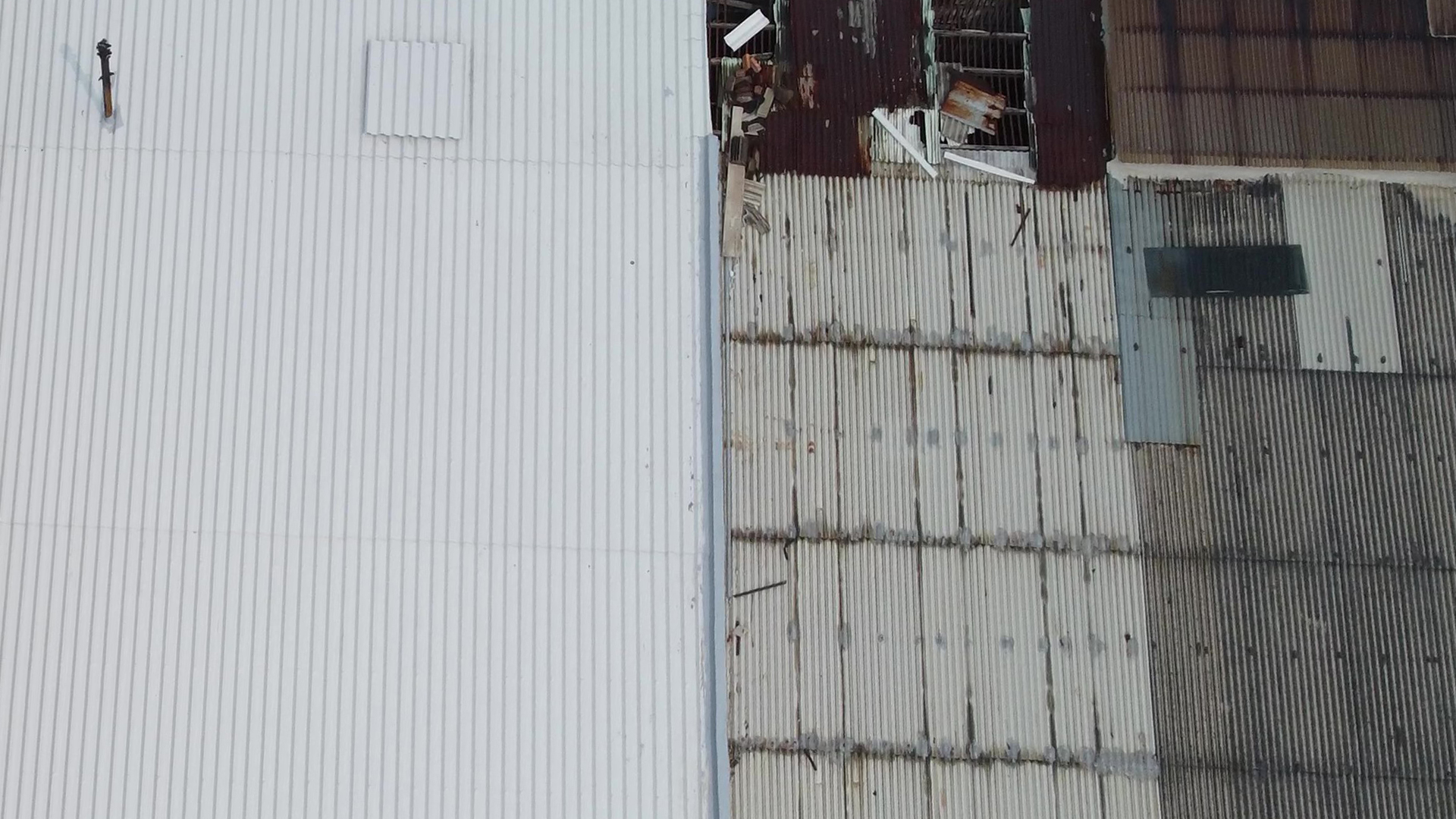 Gambar Atap Seng vs Atap uPVC: Mana yang Lebih Baik untuk Kebutuhan Hunian Anda?